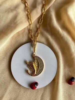 قلاده العقرب