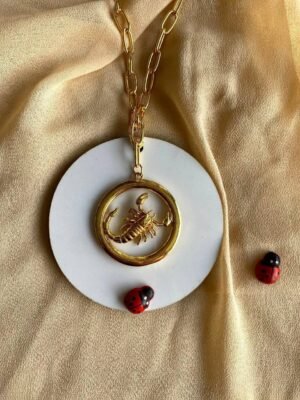 قلاده العقرب