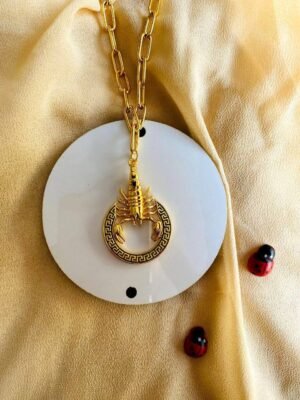 قلاده العقرب