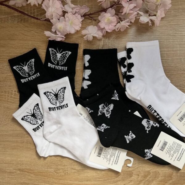 جوارب الفراشات 🦋