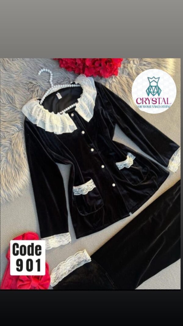 f7a969da-d70c-4ef4-be55-694f2f8251ca تراك اسود مخمل