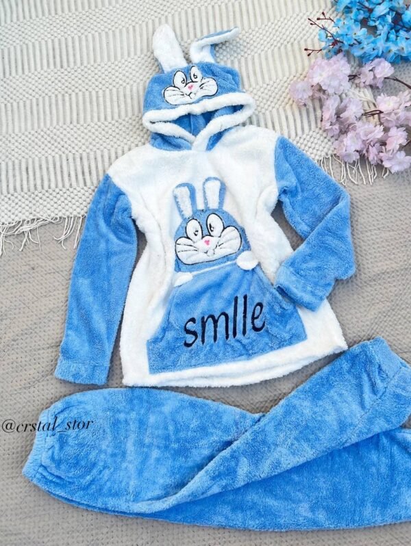 تراك ارنوبي ازرق