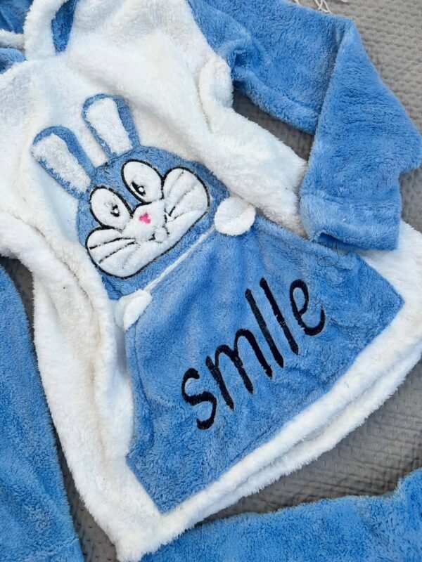 تراك ارنوبي ازرق