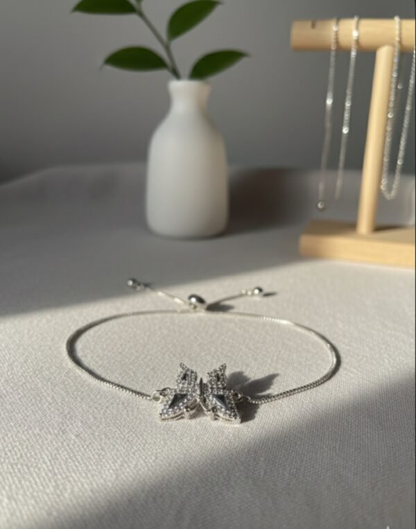 سوار فراشه فضي ✨